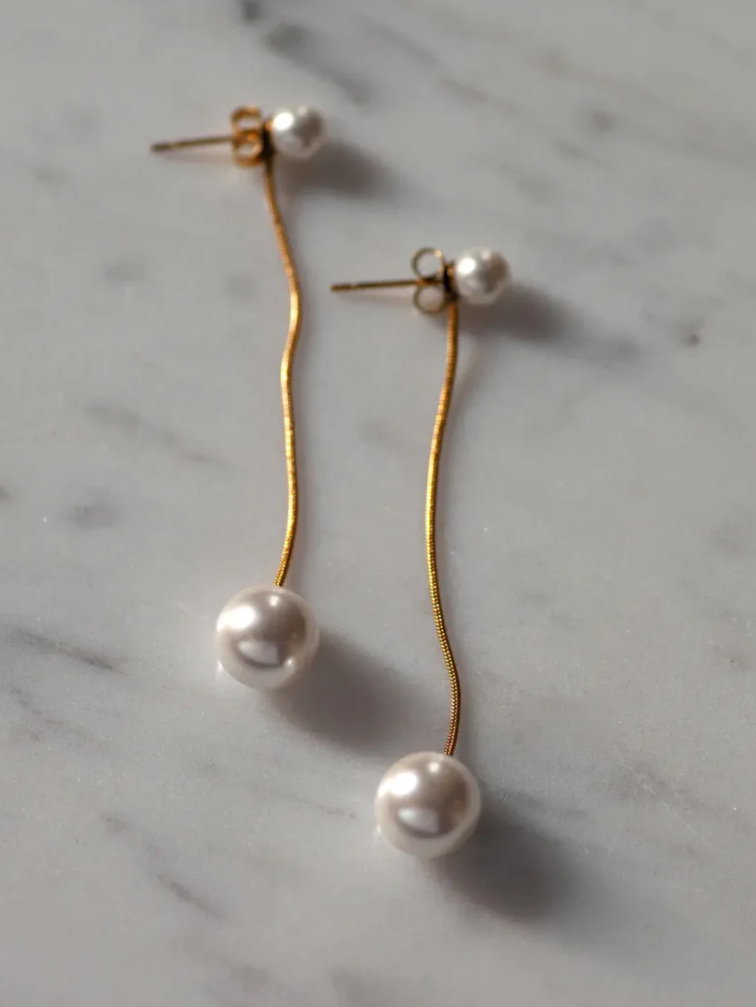 timi Estelle Pearl Chain Earrings